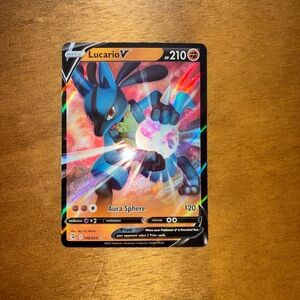 Lucario V Trading Card
